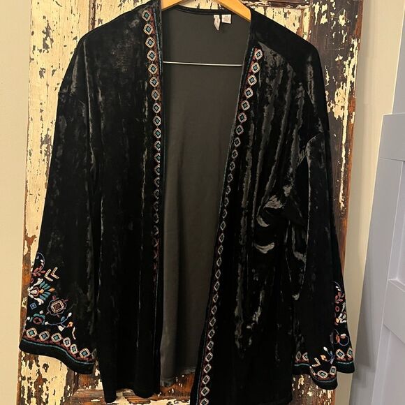 Bohemian est.1946 velvety open embroidered cardigan. Size Medium. - Picture 1 of 7